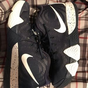 Nike Kyrie 4